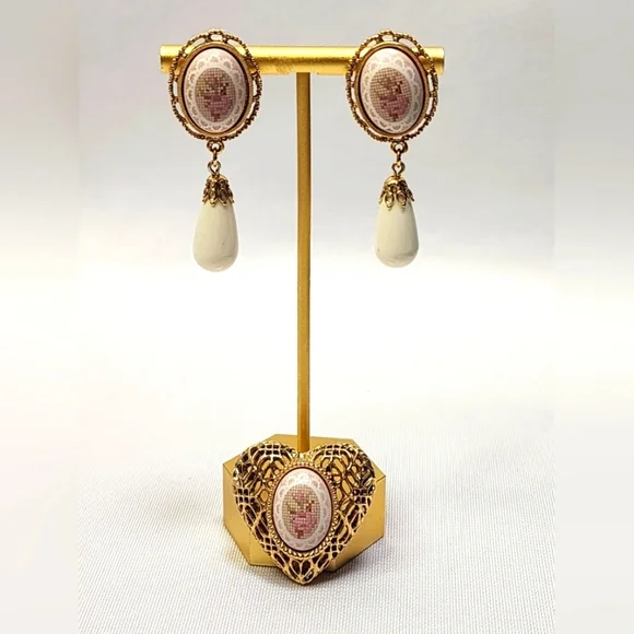 1928 Vintage Glass Hand Painted Heart Brooch and Earrings - Picture 1 of 9